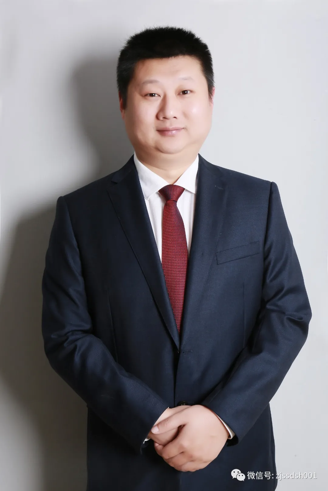 孙一峰常务副会长向浙江省山东商会2025年新春联谊会赞助2万元现金加2万元物资